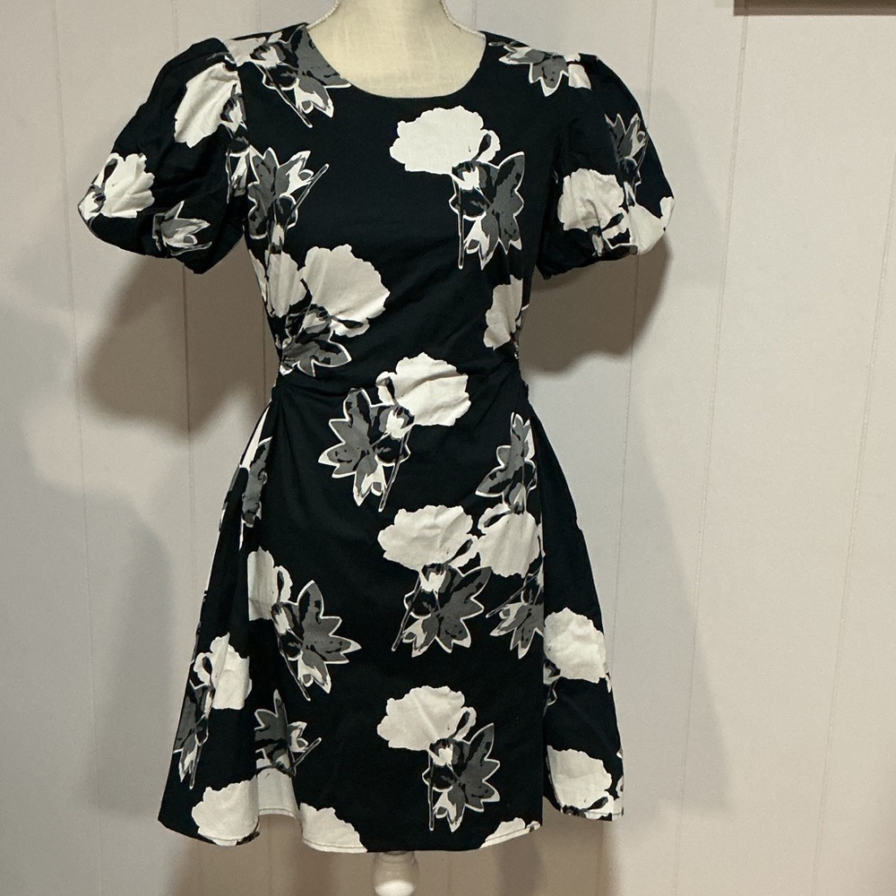 Chic Black and White Floral Mini Dress